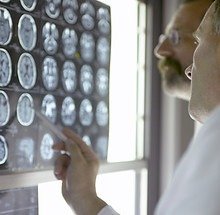 Coordinación de visita con neuróloga